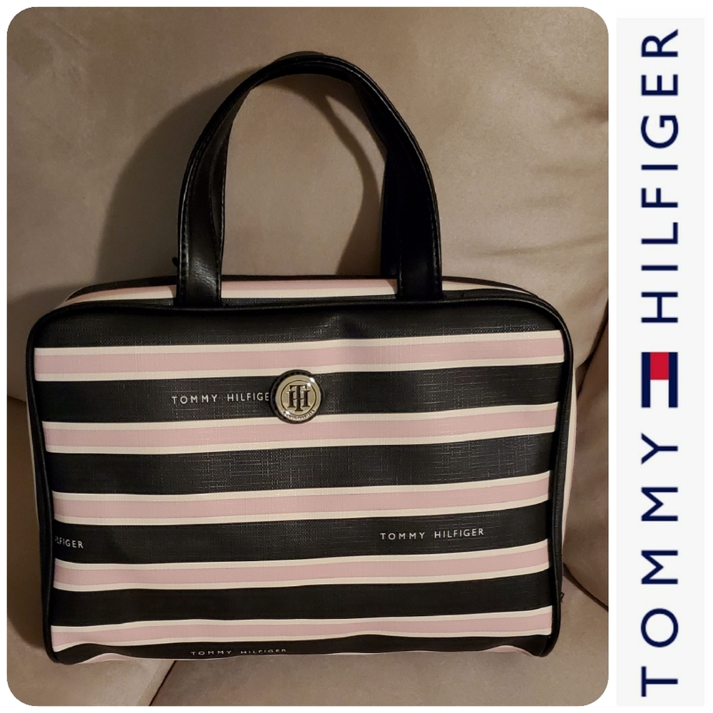 NWT Tommy Hilfiger cosmetic/toiletry/travel bag